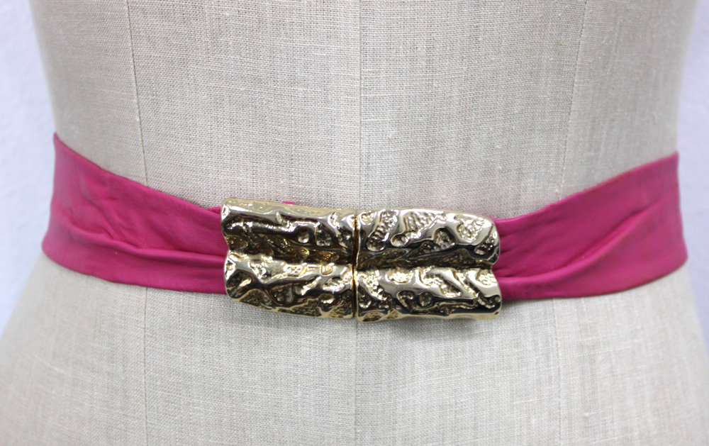 Vintage 80s BELT BUCKLE Pink Leather REVCOR RETRO Gold tone ABSTRACT DESIGN
